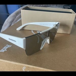 Authentic burberry used sunglasses